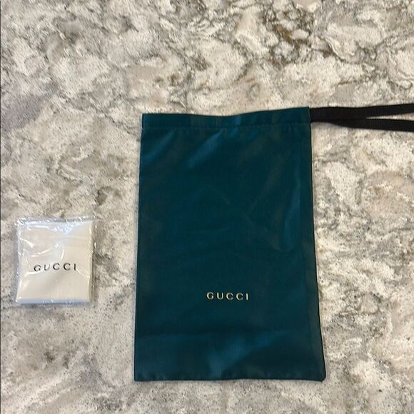 🕶️ Green Gucci Sunglass Dust Bag and Cleaning Cloth - Bag Size: 5.5” x 9” - Picture 1 of 1